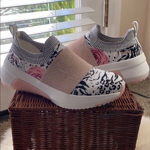 Modern Jogger Sneaker - never worn